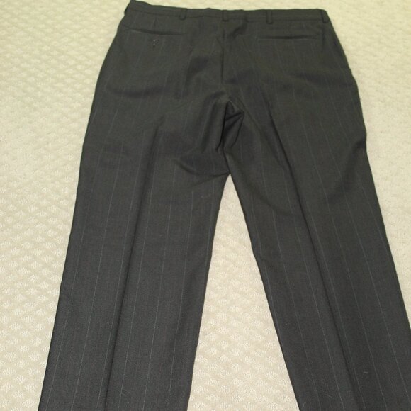 Towncraft Men's 44R Pinstripe 2-Button Suit 34 x 29.5 Gray Flat Front Pants - Picture 10 of 13